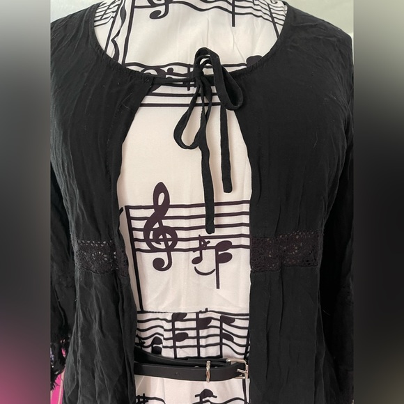 🎼 Black & White Dress 🎼 - Picture 3 of 5